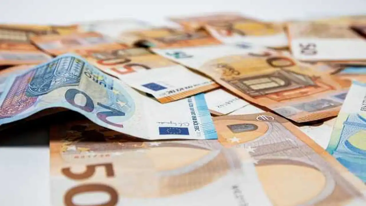 استقرار سعر صرف اليورو مقابل الجنيه المصري في تعاملات 5 مارس الجاري
